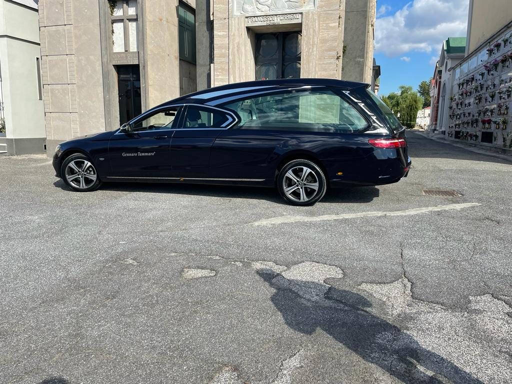 Carro funebre Mercedes-Benz