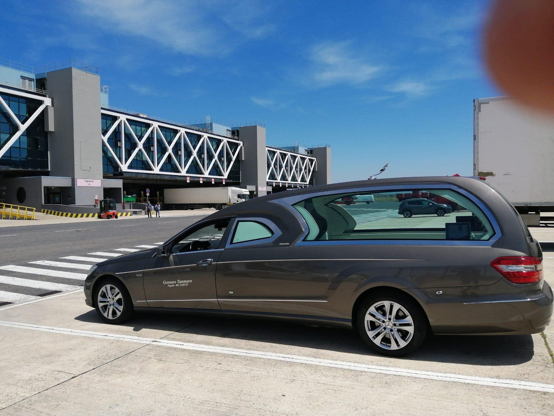 Carro funebre per trasporto